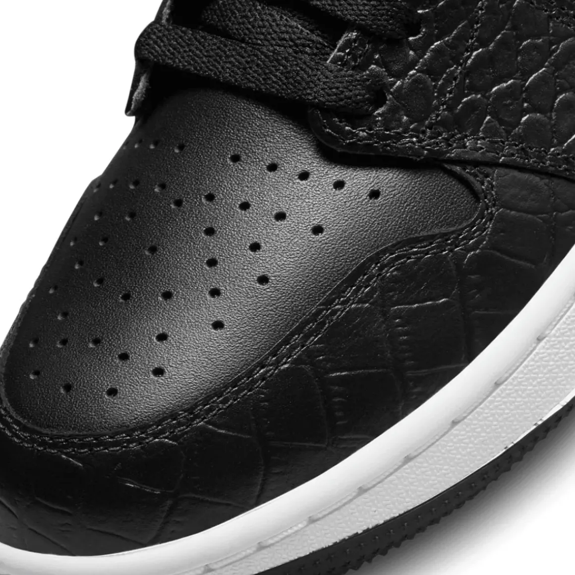 Nike Men's Air Jordan 1 Low G Waterproof Spikeless Golf Shoes