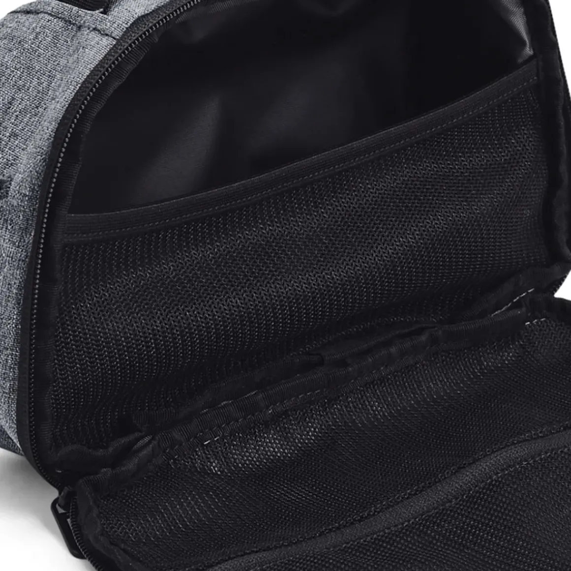 Under Armour Contain Golf Travel Kit Bag